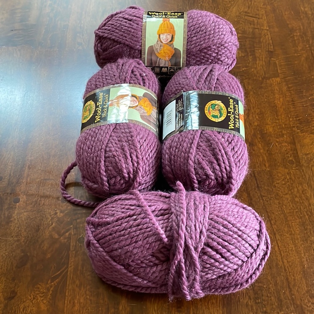 NWT Lion Brand Will-Ease Thick & Quick-Fig